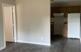 1 bed, 1 bath, $725, Unit 10