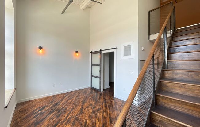 1 bed, 1 bath, 700 sqft, $1,595, Unit Unit 322 (Loft)