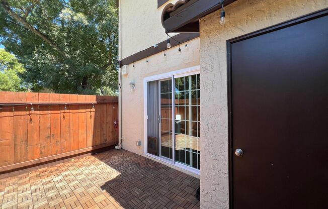 2 beds, 1.5 baths, $2,600