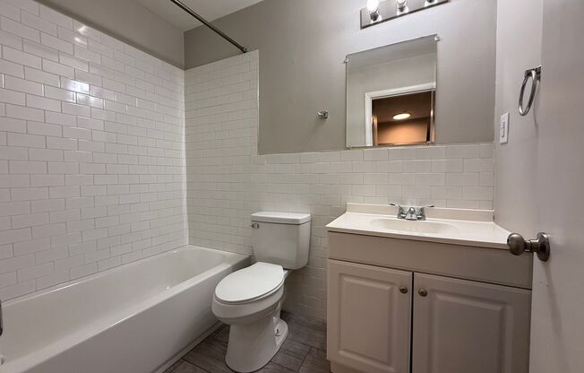 1 bed, 1 bath, 640 sqft, $1,095, Unit A2