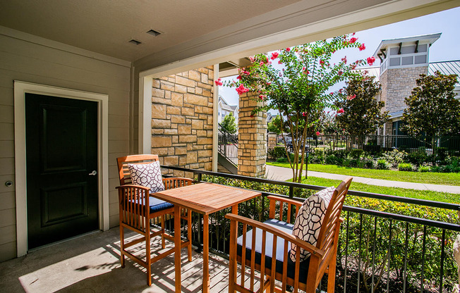 Outdoor Private Patio and Balcony at Houston Apartment near Terry Hershey Park