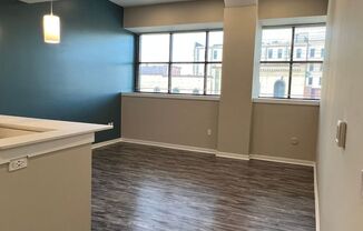 3 beds, 2 baths, 1,471 sqft, $2,900, Unit 208