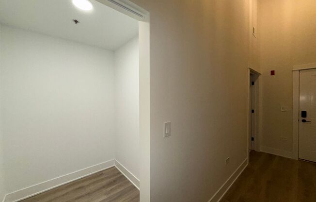 1 bed, 1.5 baths, 689 sqft, $3,375, Unit 208