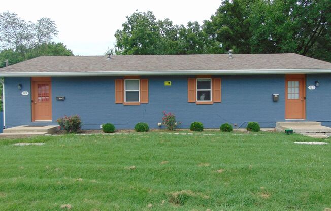 Nice 4 Bedroom 2 Bathroom Duplex!