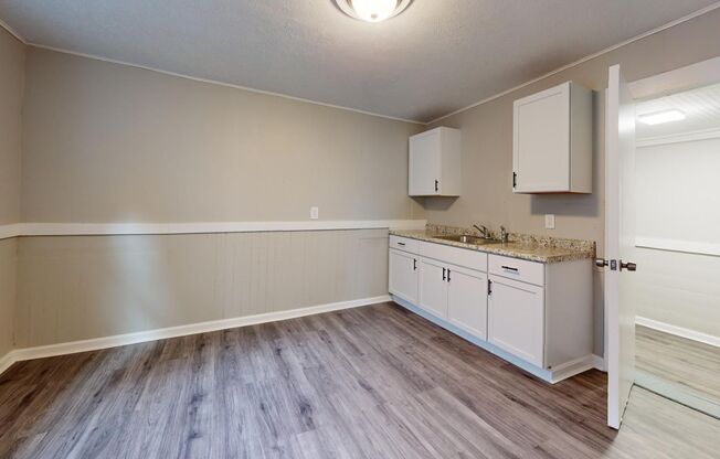 2 beds, 1 bath, $1,200