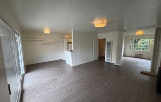 1560 N Laurel