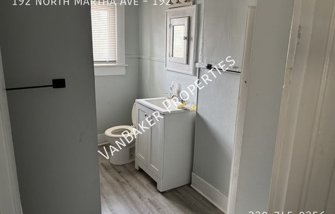 192 N MARTHA AVE