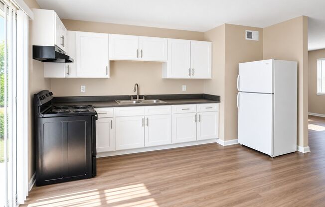 2 beds, 1 bath, 1,010 sqft, $1,150, Unit I01