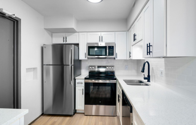 2 beds, 2 baths, 1,032 sqft, $1,650, Unit 503 (Renovated)