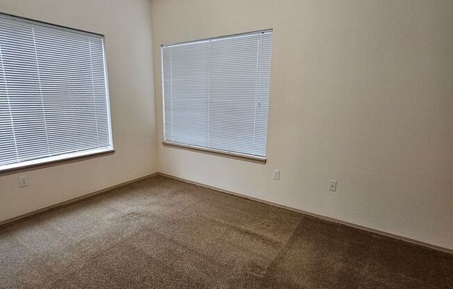 2 beds, 2 baths, 1,173 sqft, $1,850, Unit 844-43