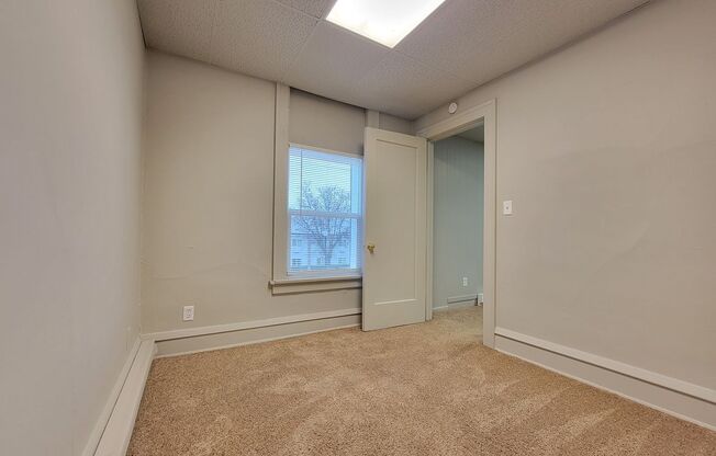 2 beds, 1 bath, $639, Unit 101 - 3