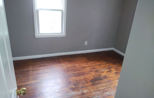 2 beds, 1 bath, $1,350