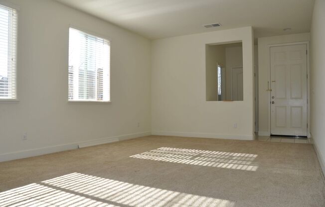 Beautiful North Natomas 3 bed 2 bath plus large LOFT!