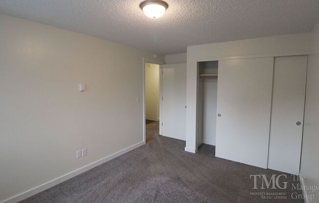 2 beds, 1 bath, 800 sqft, $1,299, Unit 26