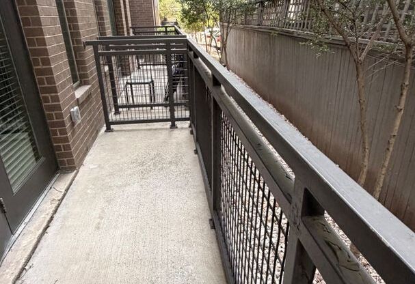 1 bed, 1 bath, 639 sqft, $1,867.95, Unit 214