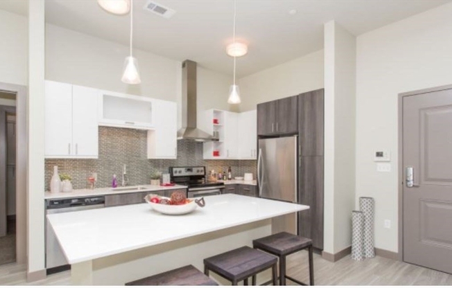 1 bed, 1 bath, 766 sqft, $2,467, Unit 336