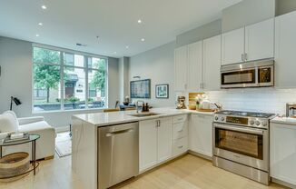 1 bed, 1 bath, $3,828