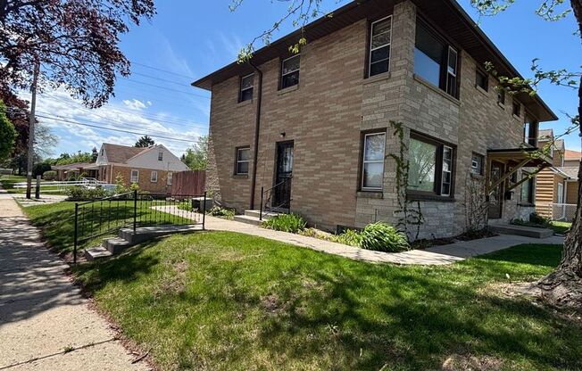 7305 W. Hampton Ave.