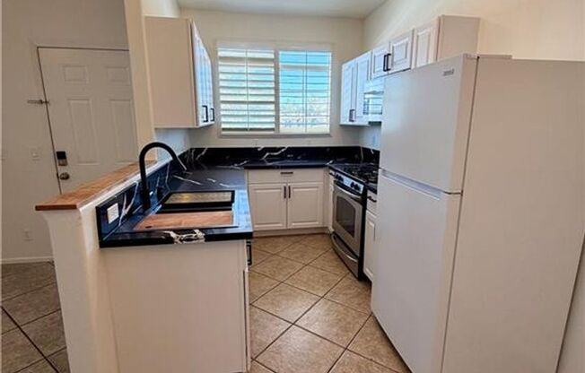 2 beds, 2 baths, $1,330, Unit # 724