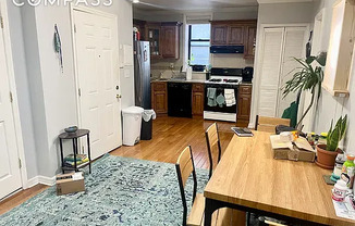 2 beds, 1 bath, $2,895, Unit 4