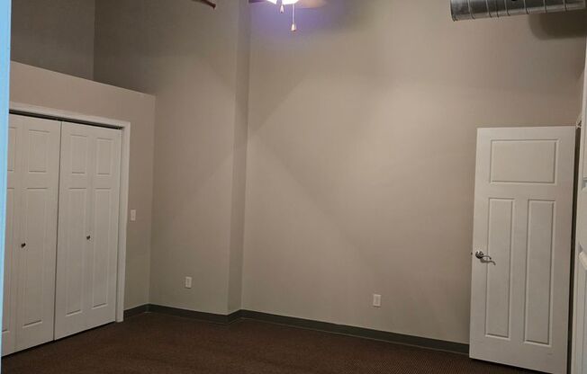 1 bed, 1 bath, 877 sqft, $795, Unit 621