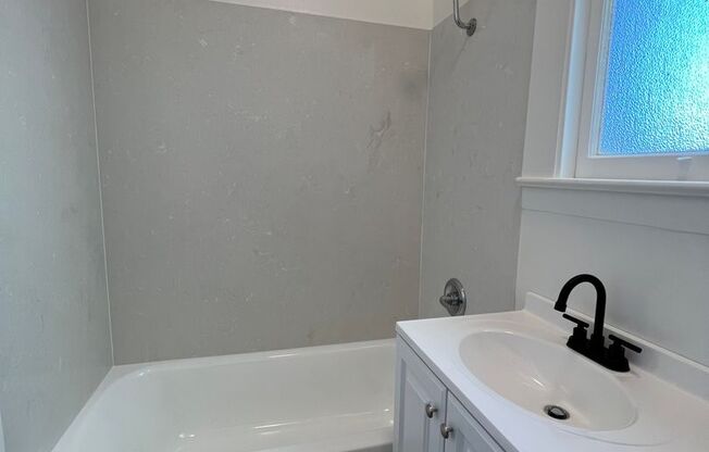 2 beds, 1 bath, $4,500, Unit 477