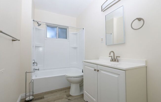 2 beds, 2 baths, $2,695, Unit 01