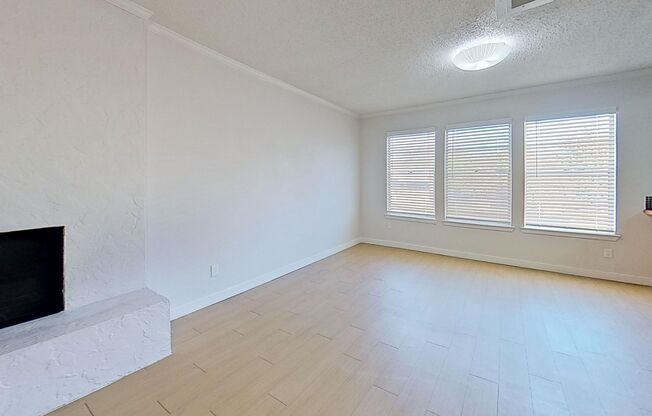 2 beds, 1 bath, 1,292 sqft, $2,049, Unit ELP2202-251A