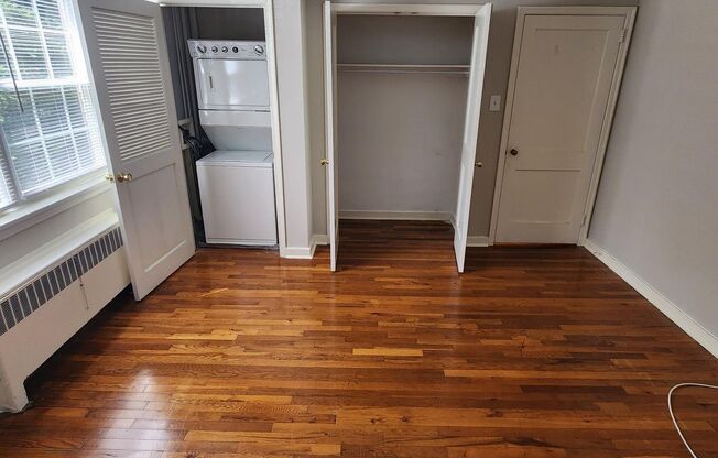 1 bed, 1 bath, 663 sqft, $2,050, Unit D-04