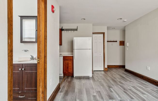 1 bed, 1 bath, 450 sqft, $900, Unit C402