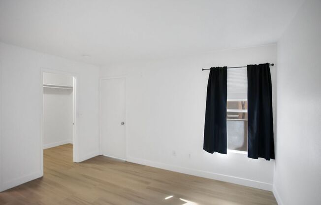 3 beds, 2 baths, $1,570, Unit # 2084