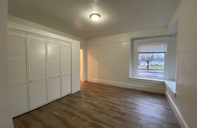 215 14 ST SE