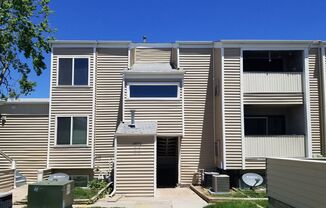 * 2 bed, 1 bath, Cherry Creek schools, Great location off Havana and Exposition with washer/dryer in complex