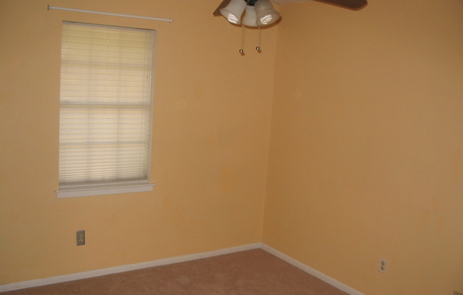 3 beds, 2 baths, $1,750