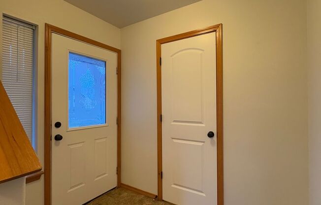 Beautiful Rental with Oversized Yard & Open Layout