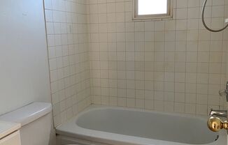 2 beds, 1 bath, $995