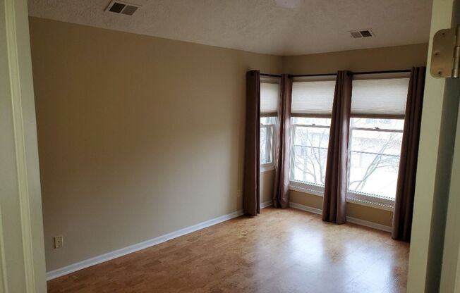 2 beds, 1 bath, $1,975