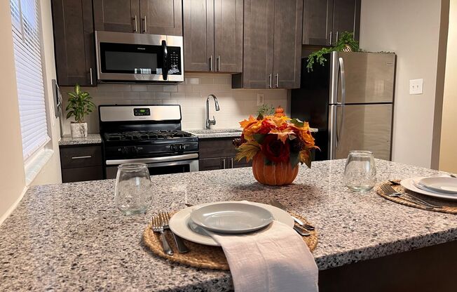 2 beds, 1 bath, 730 sqft, $1,995, Unit C4-4