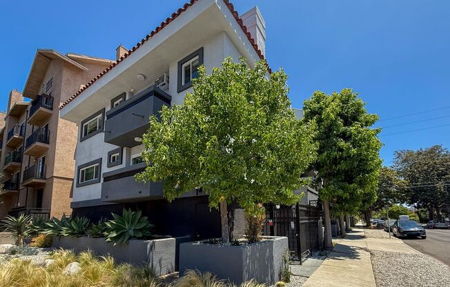 1500 Venice Blvd
