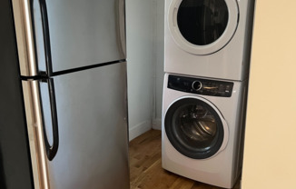 2 beds, 1 bath, $3,600, Unit 2