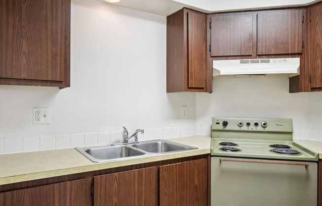 1 bed, 1 bath, $995, Unit 512-5