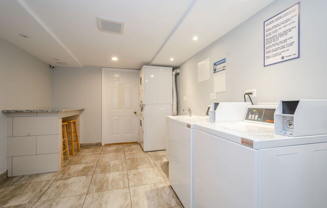 Studio, 1 bath, 362 sqft, $1,375, Unit 4D