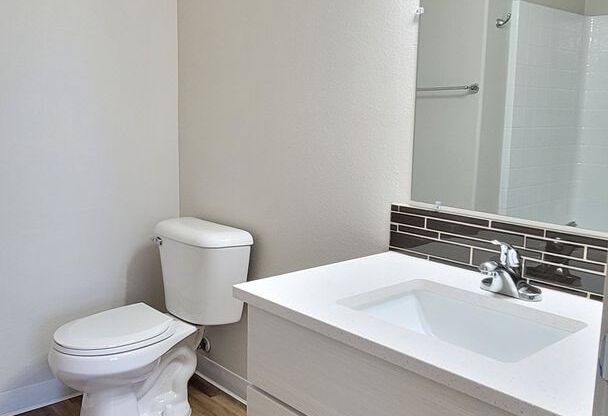 3 beds, 2 baths, 1,044 sqft, $1,995, Unit 224