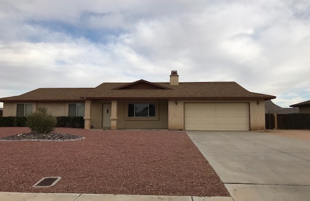 LOVELY 4 BEDROOM HOME IN APPLE VALLEY