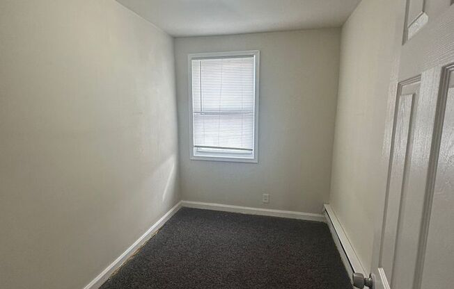 3 beds, 1 bath, $1,320