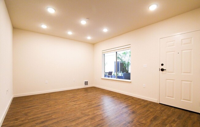 3 beds, 2 baths, 1,035 sqft, $3,995, Unit 203