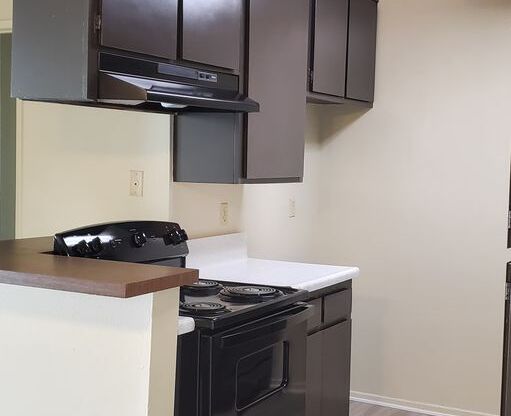 2 beds, 2 baths, 960 sqft, $2,595, Unit 321