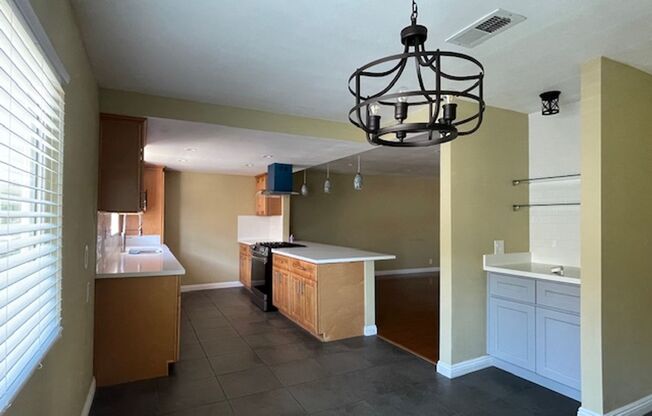 3 beds, 2.5 baths, 1,461 sqft, $3,300, Unit C
