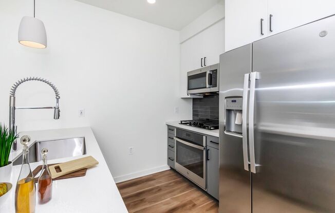 3 beds, 3 baths, 1,648 sqft, $3,622, Unit 563