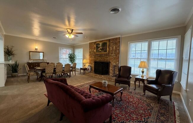 AVAILABLE NOW 2 BEDROOM 2 BATH DUPLEX IN TCU AREA